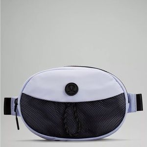 Lululemon - light blue hip bag
